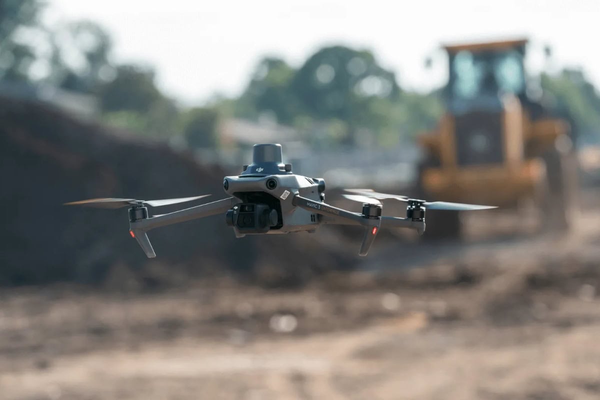 Alternativa DJI dronu 2026 — Autel EVO, HoverAir i Potensic Atom 2