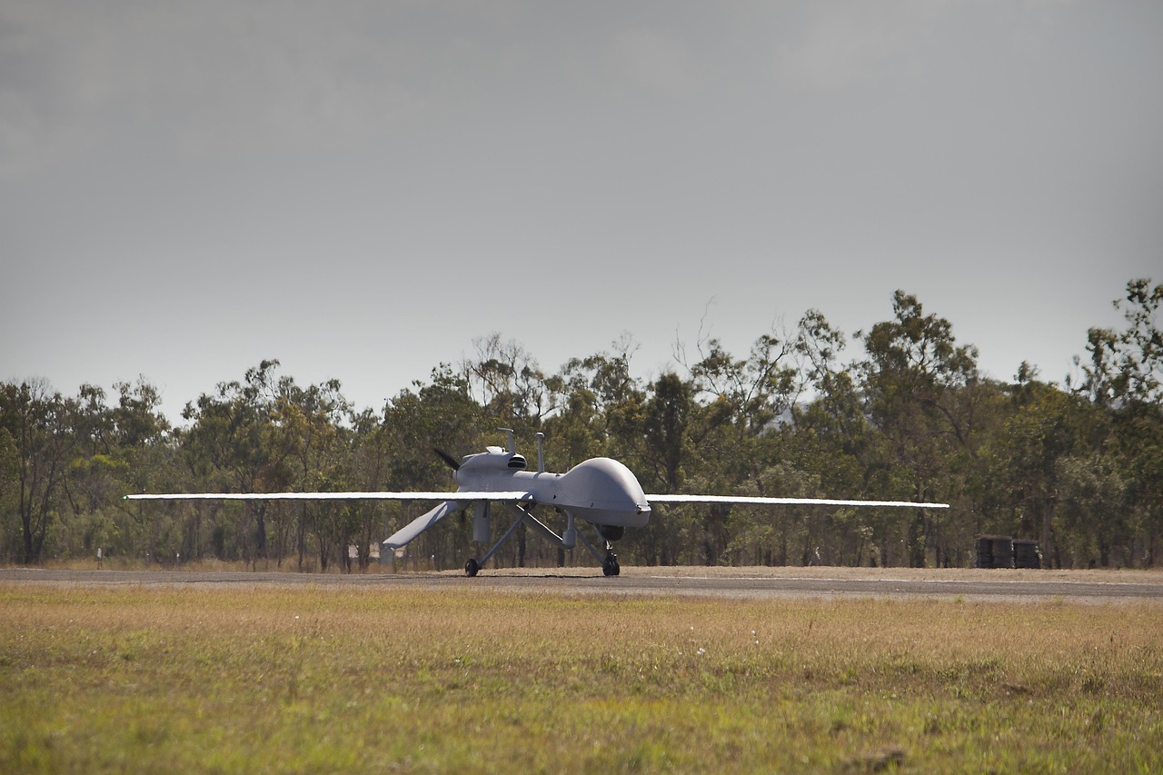 Anti dron sistem zaštita aerodroma sa RF senzorima i radarom pored piste