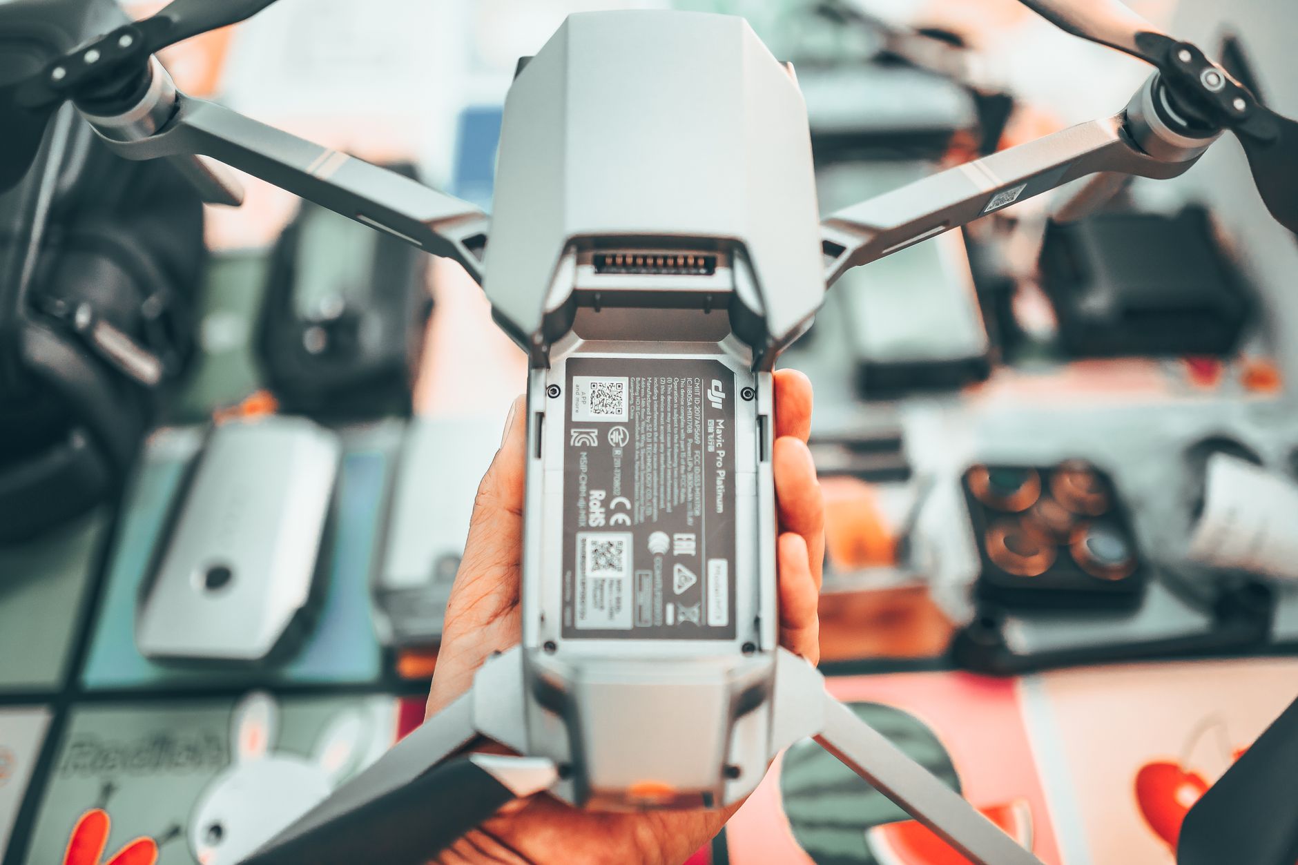 Buka dostavnih dronova iznad naselja u Srbiji