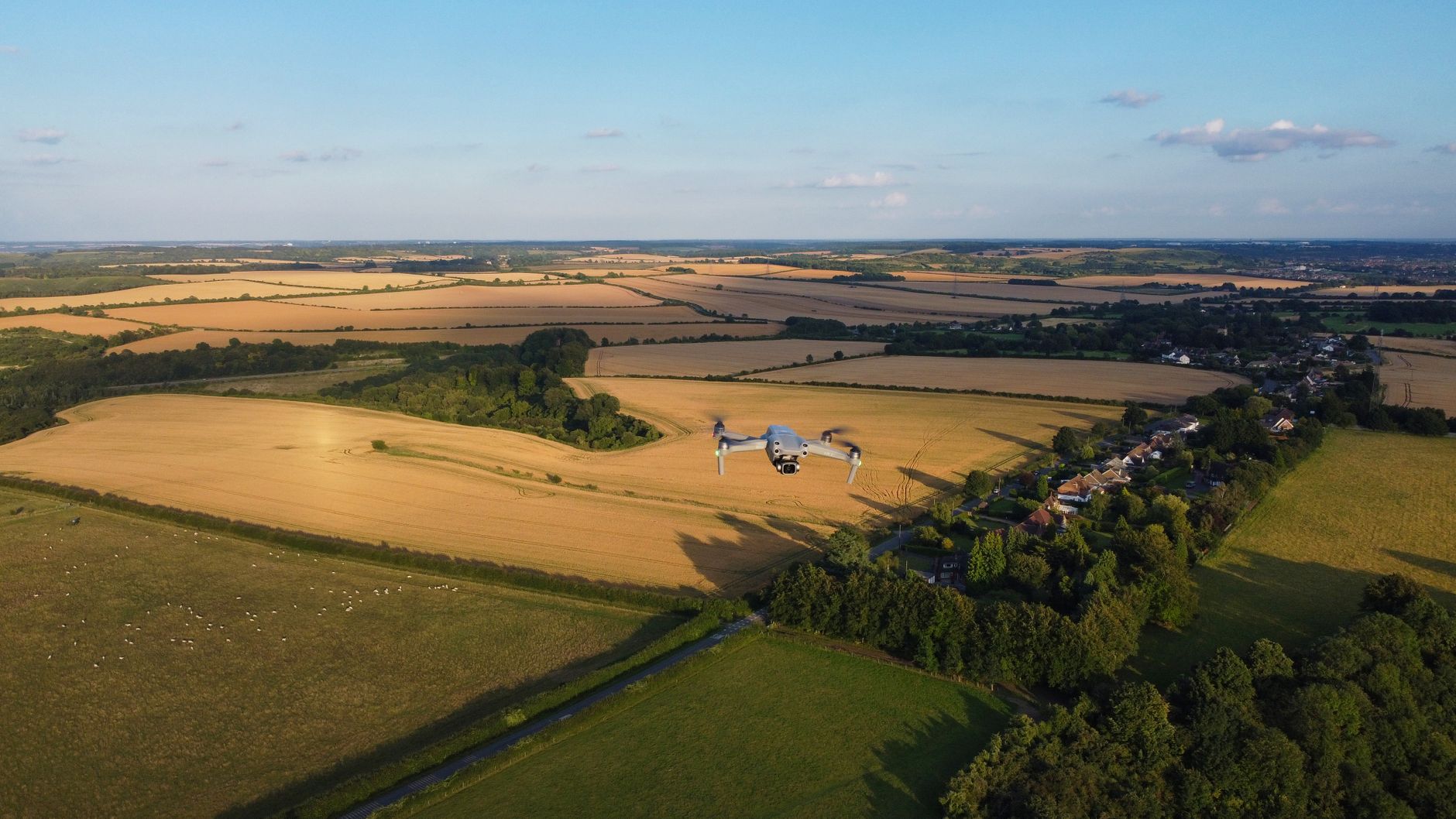 dron ispod 250 grama i pravila letenja u Srbiji