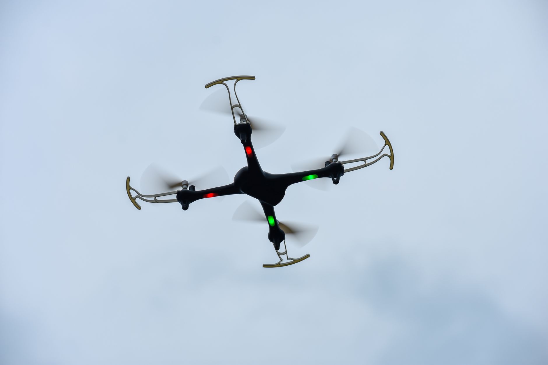 Letenje kod aerodroma i bezbednost dronova u blizini piste