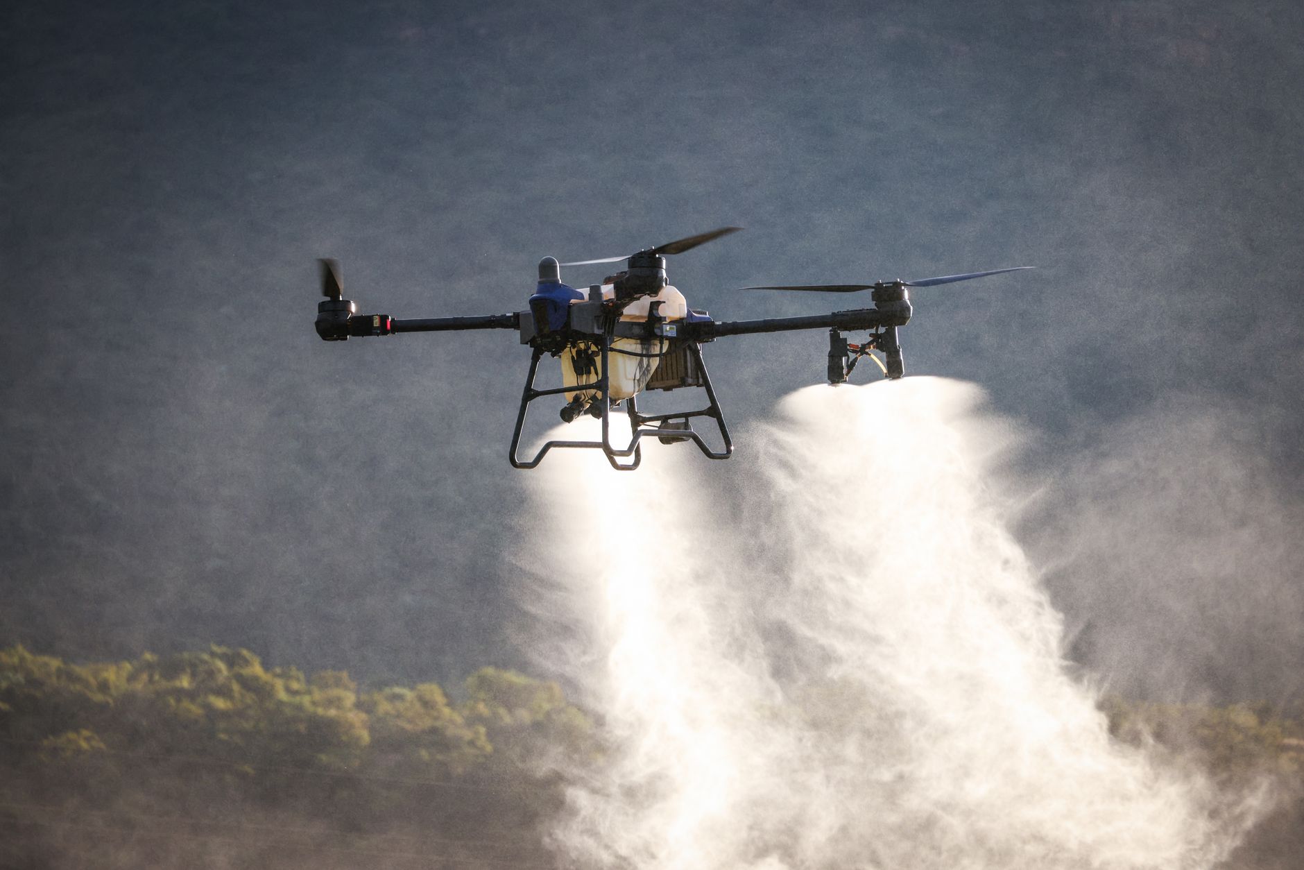 dron na imanju, pregled stoke, ograde i njiva na gazdinstvu