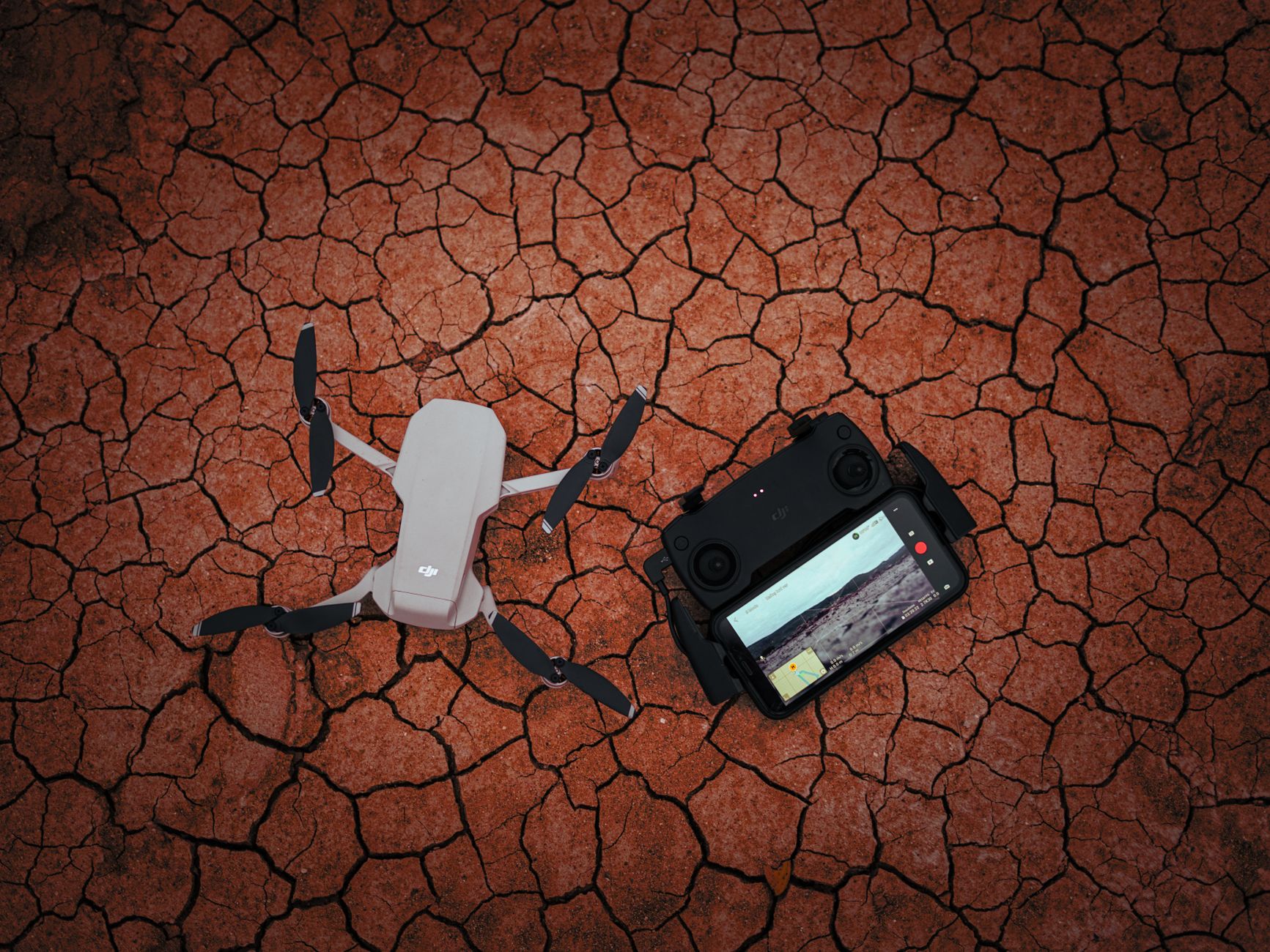 dron u arheologiji iznad lokaliteta u Srbiji sa senkama i razlikama u vegetaciji