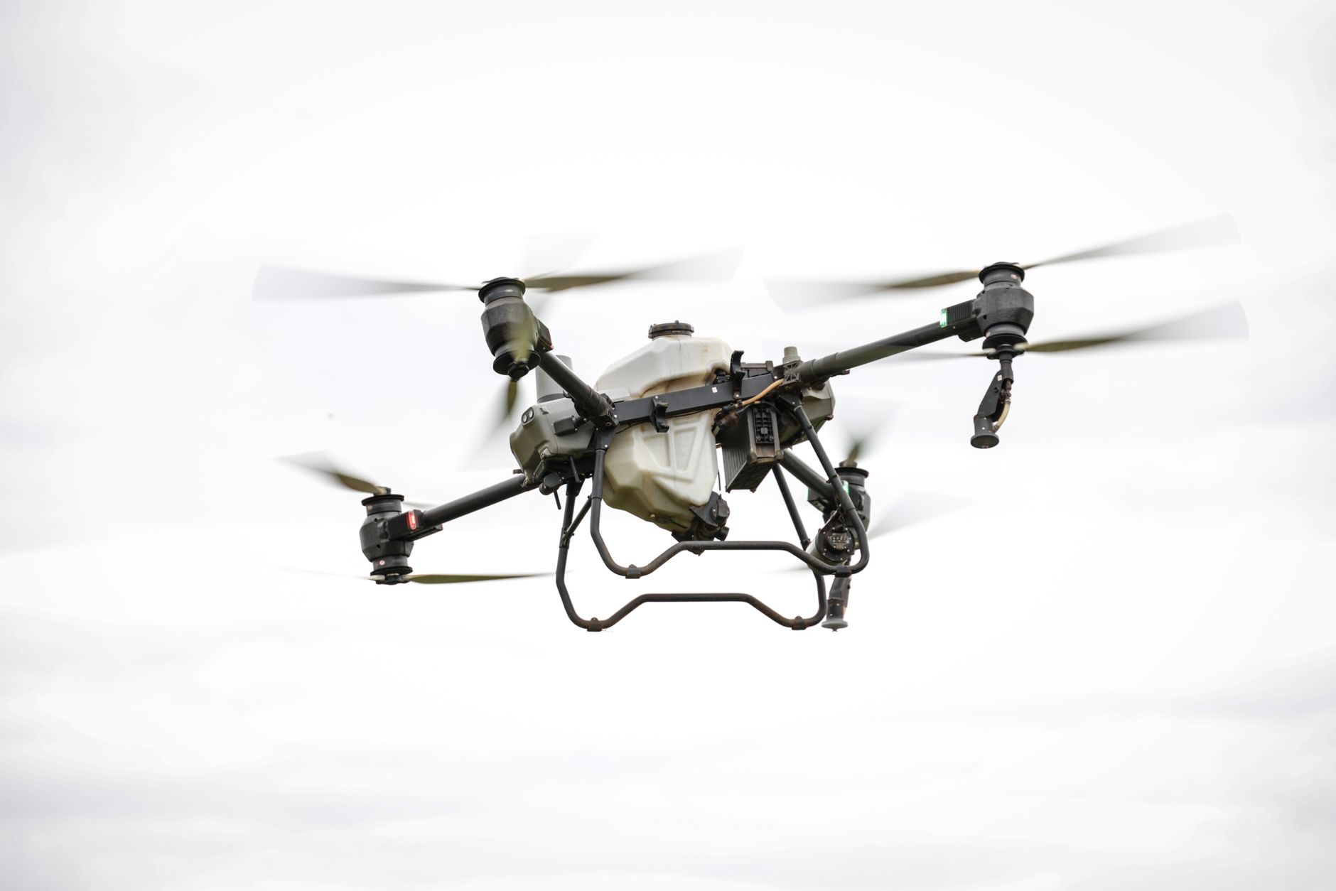geodetski dron na zadatku mapiranja terena u Srbiji