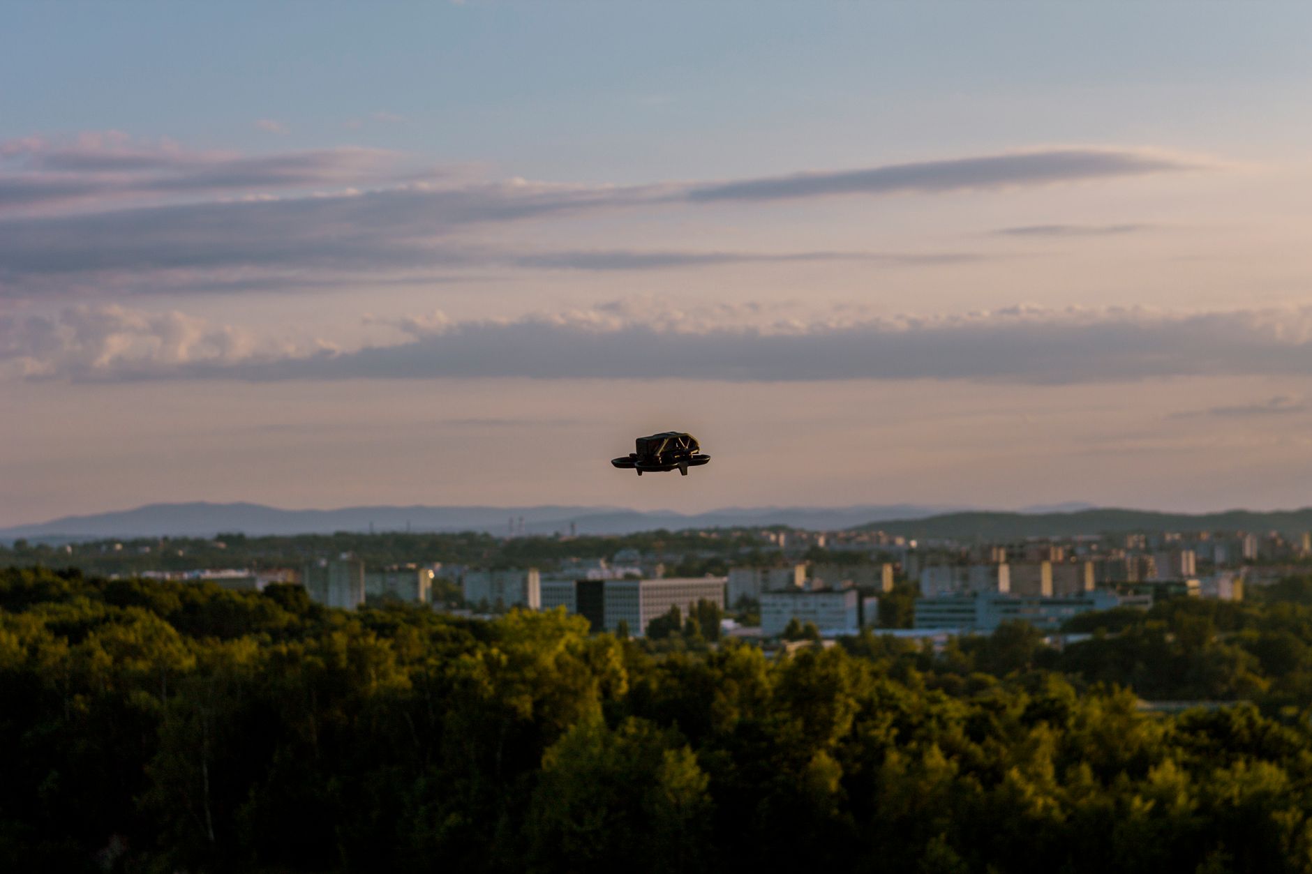 Lokalna pravila za dronove i dostavni dron iznad grada