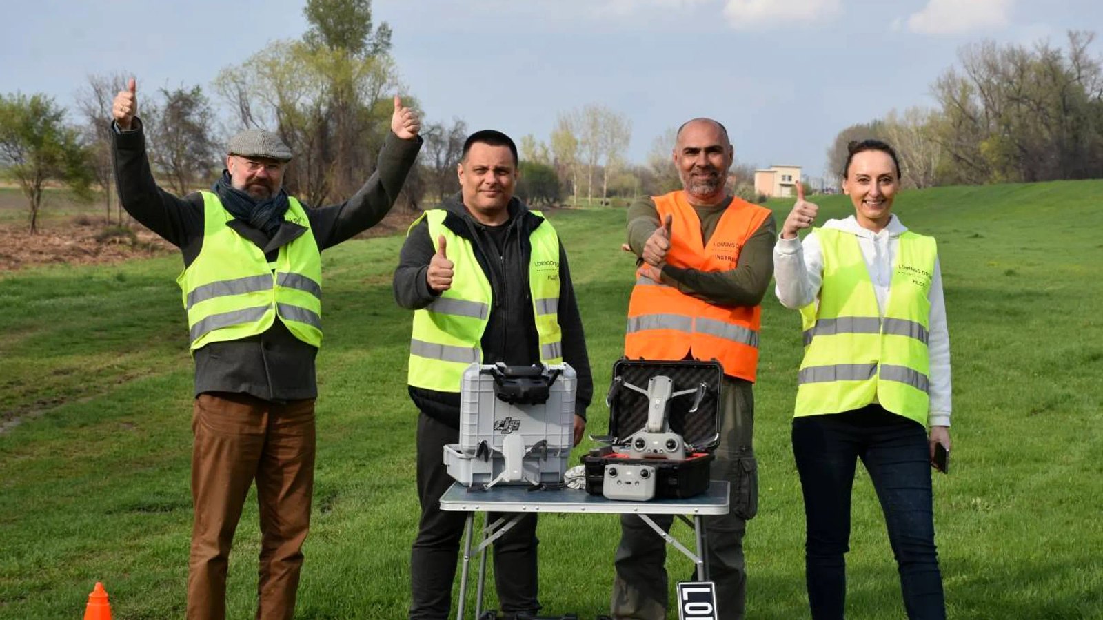 Instruktori i polaznici Lomingo International na praktičnoj obuci za dron pilote
