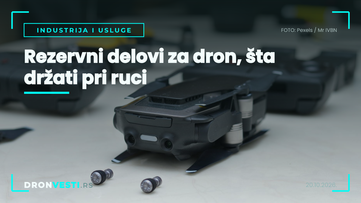 rezervni delovi za dron složeni u koferu za teren