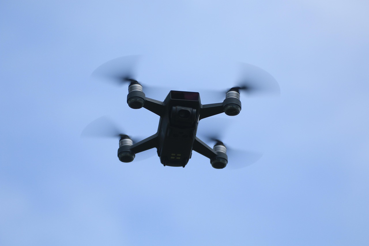 testiranje VTOL drona na pisti pre kupovine modela