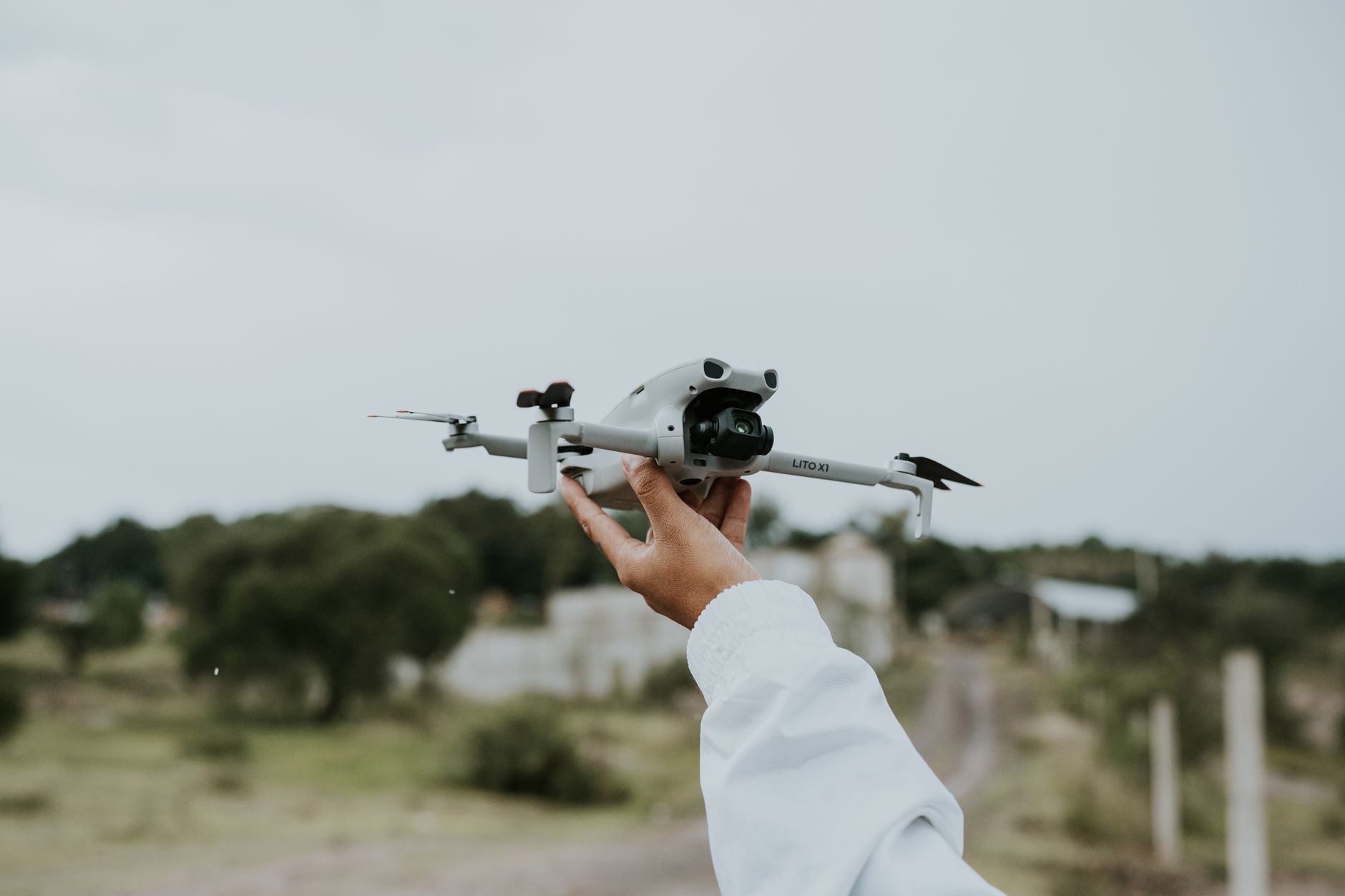 vizuelni kontakt sa dronom tokom bezbednog leta na otvorenom